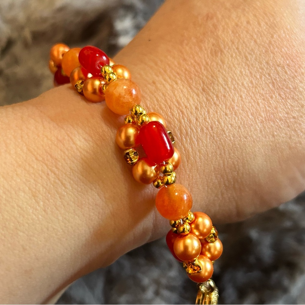Handcrafted elegant glam mango twist orange jade Czech glass pearl bracelet - Picture 2 of 9